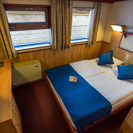 Botel Fortuna Boat