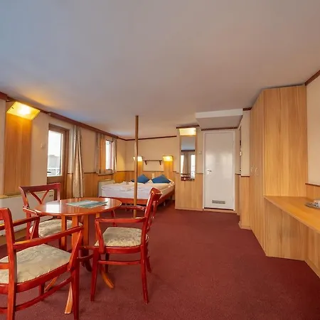 Fortuna Boat Úszó hotel