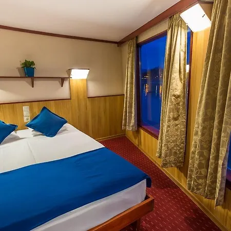 Úszó hotel Fortuna Boat 3*
