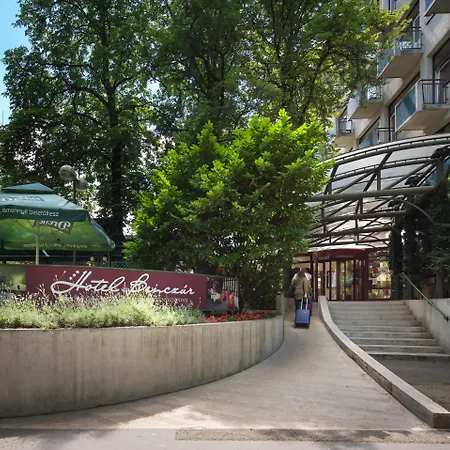 Hotel Benczur 3*