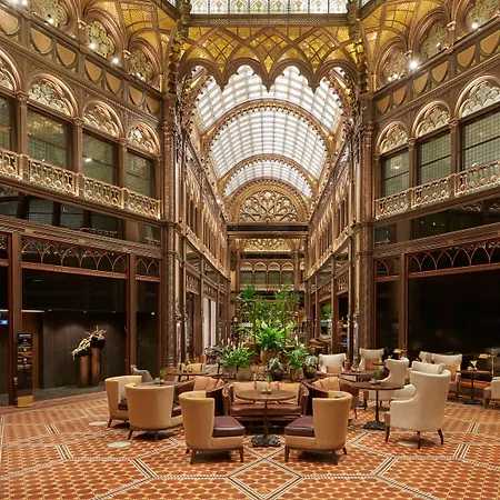 Párisi Udvar Budapest, Part Of Hyatt