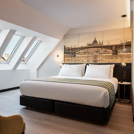 Eurostars Ambassador Hotel 4*
