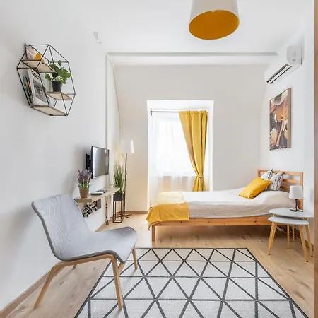 P34 Pannonia Apartmán *