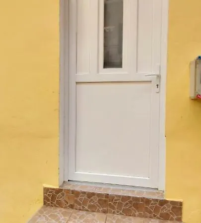 Attila Apartman Apartment *