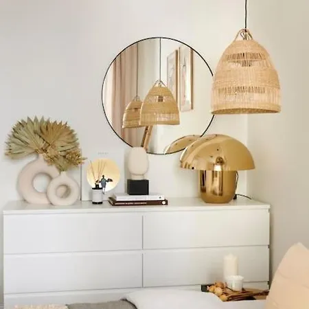Scandinavian Art 3-bdr