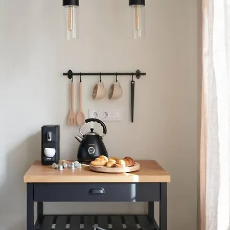 Scandinavian Art 3-bdr Apartment
