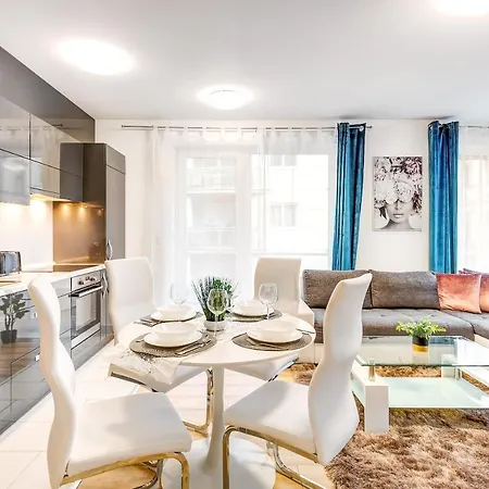 Apartment Modern With Free Garage And Balcony In The Downtown Budapest