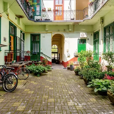 Apartment Harmony Hideaway In Center Budapest