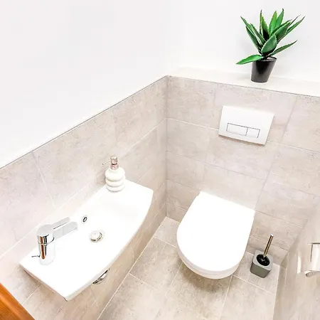 Modern With Free Garage And Balcony In The Downtown Appartement