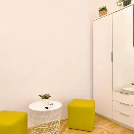 Standard By Hi5 - Muzeum 5 Apartment