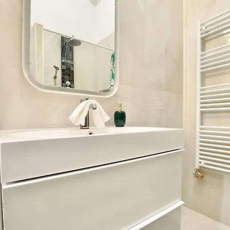 Standard By Hi5 - Muzeum 5 * Budapest