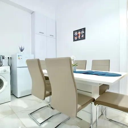 Standard By Hi5 - Muzeum 5 Apartment Budapest