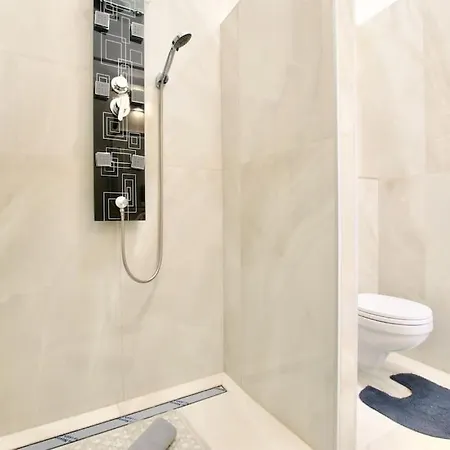 Standard By Hi5 - Muzeum 5 Apartment