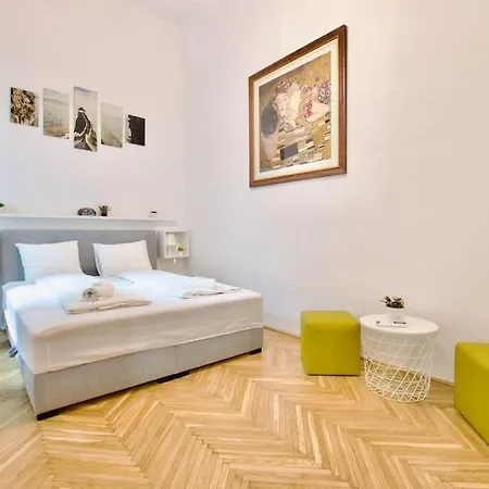 Standard By Hi5 - Muzeum 5 Apartamento Budapeste