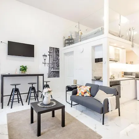 Seventh Heaven 3 Apartment Budapest