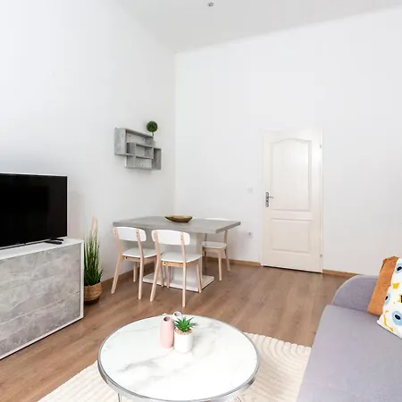 Cozy & Pleasant Homes In The Heart Of Budapeste