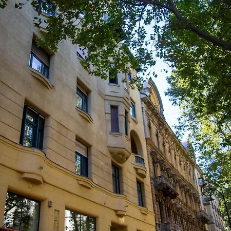Luxurious & Spacious Downtown In Liszt Ferenc Square Apartment
