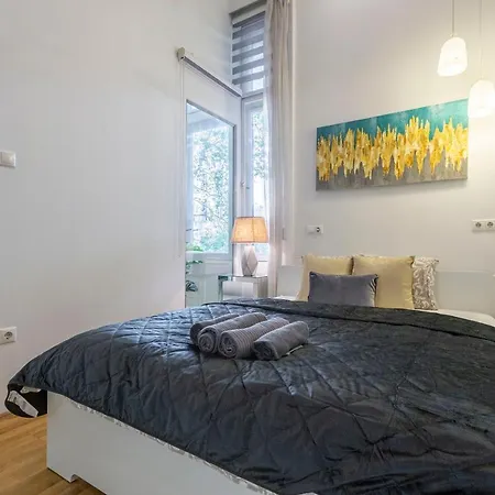 Apartment Luxurious & Spacious Downtown In Liszt Ferenc Square *