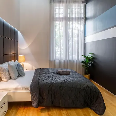 Luxurious & Spacious Downtown In Liszt Ferenc Square