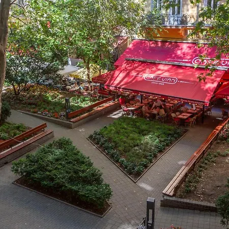 Luxurious & Spacious Downtown In Liszt Ferenc Square