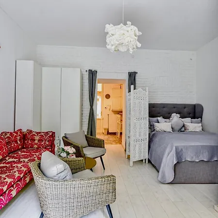 Buda Bliss Garden Apartment *