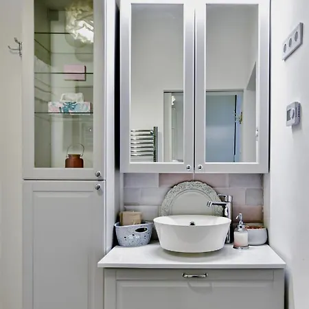 Buda Bliss Garden Apartment *