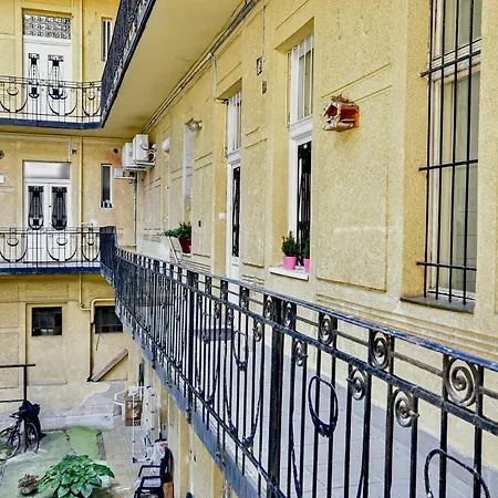 Buda Bliss Garden * Budapest