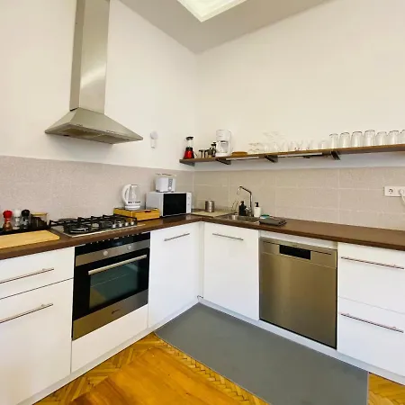 Apartment Spacious 4br Oasis In - Bp Sky *