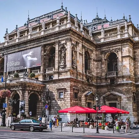 Apartament Chic, Captivating Space Near Opera House