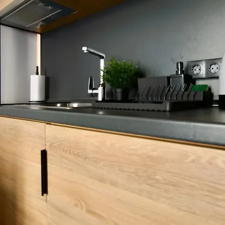 By Hi5- Rottenbiller Apartment *