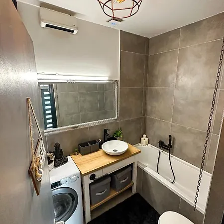 Apartment Urban With Private Garden Near Andrassy *