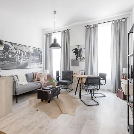 Two-bedroom Next To Music Academy *