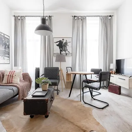 Two-bedroom Next To Music Academy Budapest