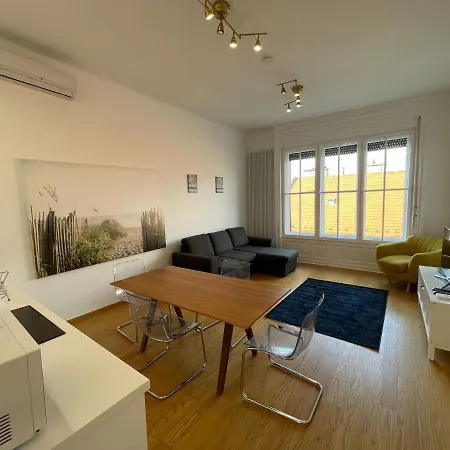 Center 1, Cozy 2br In The Center! Apartament