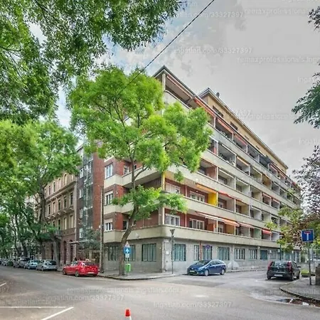 Cozy At Hero's Square Apartment Budapest
