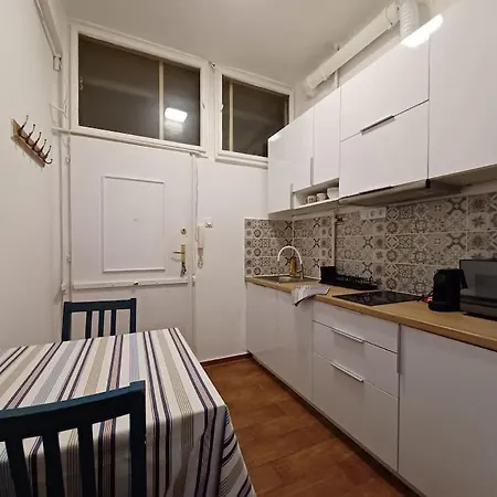 Apartment Cozy At Hero's Square