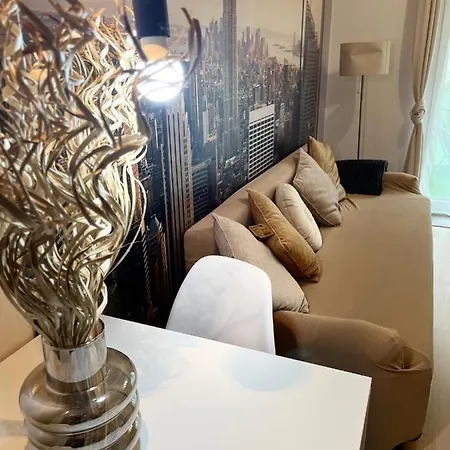 Corvin Promenade Crystal Apartment *