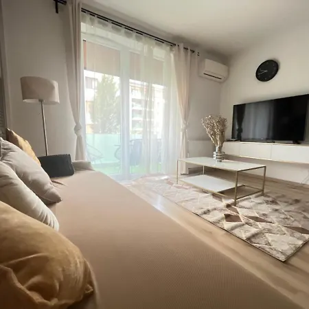 Corvin Promenade Crystal Apartment *