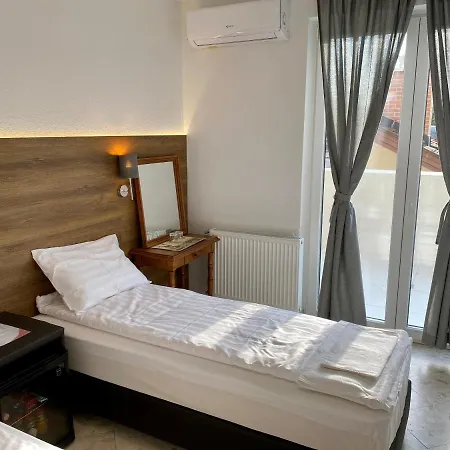 Hotel Cinkota 3*