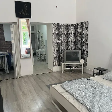 Apartment Cozy Flat In The Center Of *