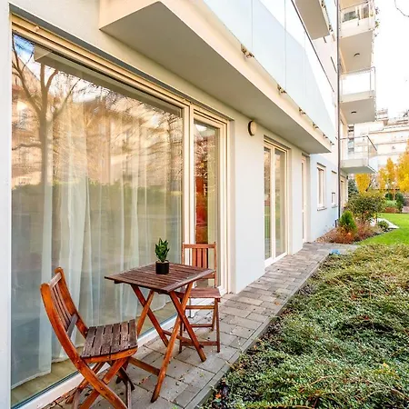 Tranquil With Free Parking And Garden Connection In The Downtown Appartement *