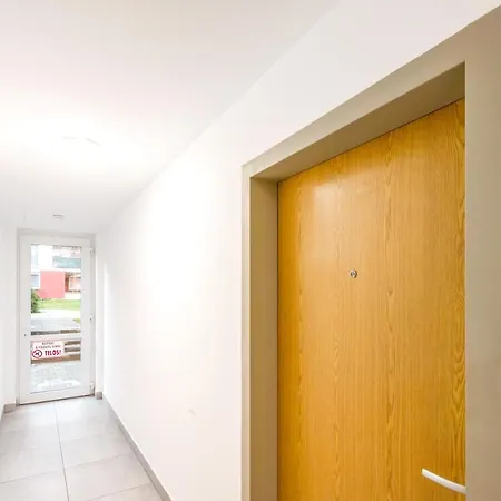 Apartment Tranquil With Free Parking And Garden Connection In The Downtown *