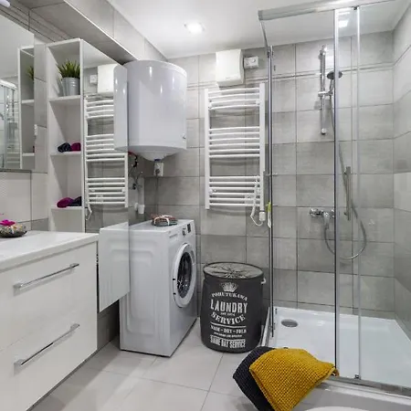 M17 Mecset Apartment