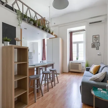 M17 Mecset Apartment *