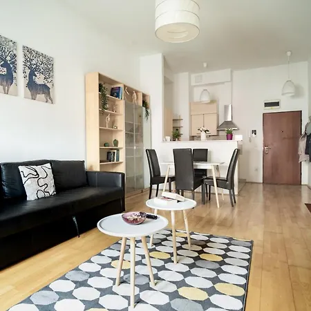 Apartment At Gozsdu Court, 60 Sqm, 2 With 2 Ac, Elevators, Kitchen