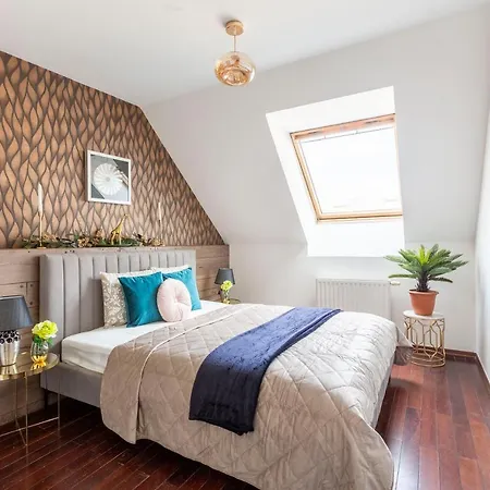 Deluxe Quentin 3bedrm, 2bathrm Appartamento Budapest