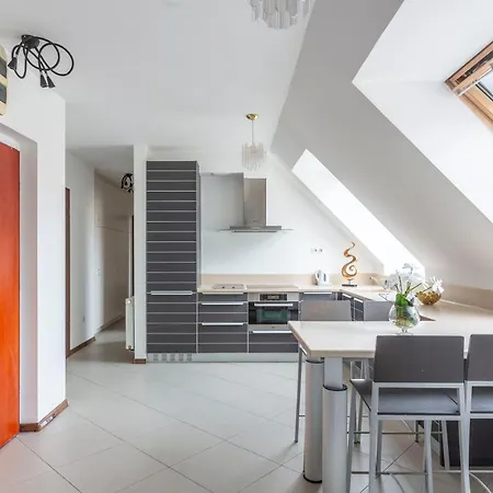 Deluxe Quentin 3bedrm, 2bathrm Appartamento Budapest