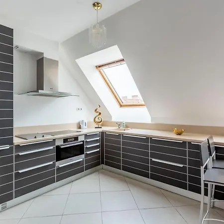 Deluxe Quentin 3bedrm, 2bathrm Appartamento Budapest