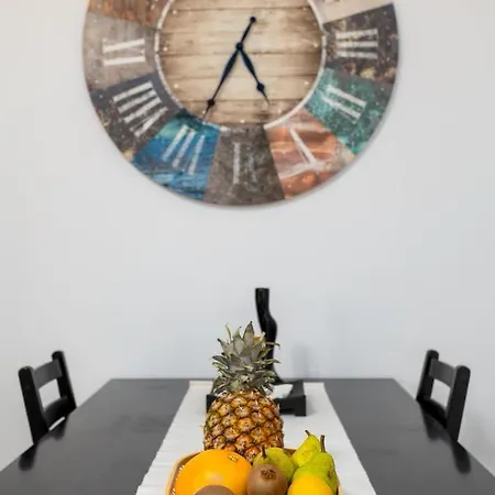 Appartamento Urban Oasis With Free Parking