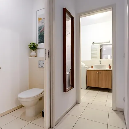 Urban Oasis With Free Parking Appartamento